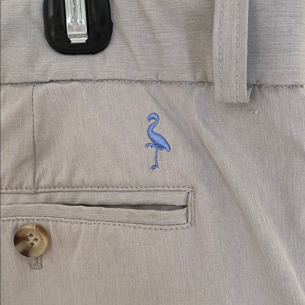 Taylor Byrd light gray flat front performance shorts Sz 36 8 inseam - Picture 3 of 10